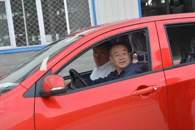 东风襄阳旅行车有限公司总经理祝云耀一行到河北公海彩船6600集团参观考察