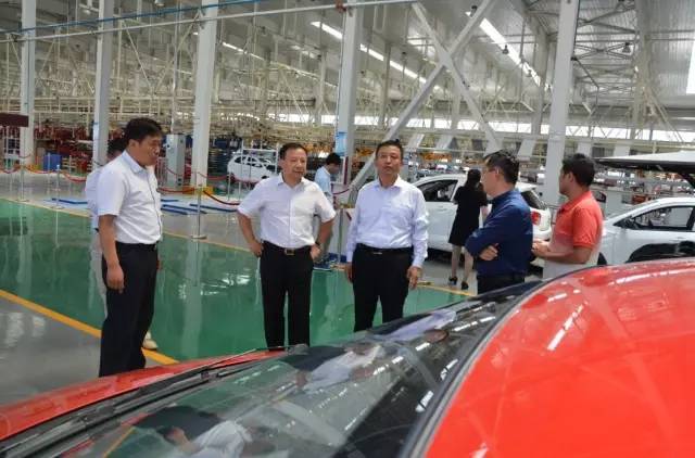 北大光华汽车协会会长毛海一行到公海彩船6600集团观摩考察