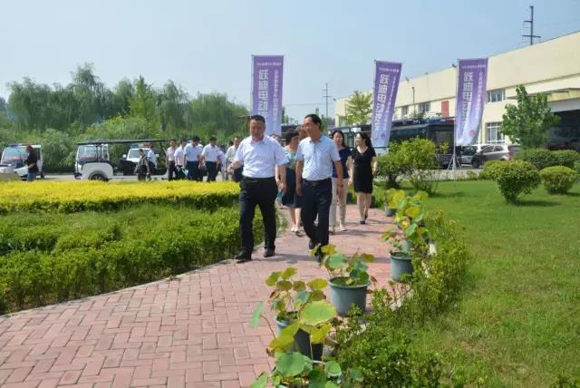石家庄元氏县政协主席白兰怀一行莅临公海彩船6600集团参观考察