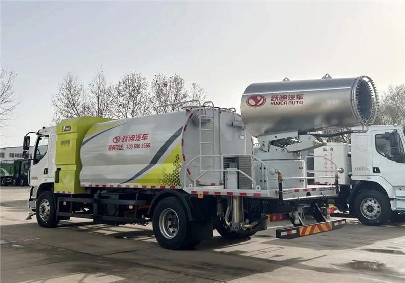 低碳环保 除霾降尘丨公海彩船6600新能源多功能抑尘车、清洗车强强组合