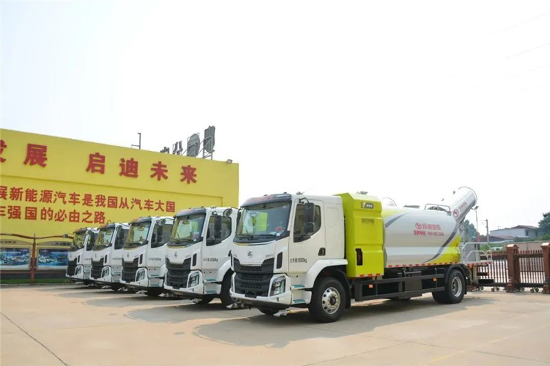 公海彩船6600集团新能源多功能抑尘车——低碳环保、降温除尘