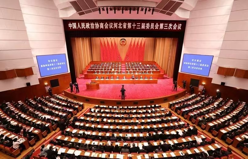河北省政协十三届三次会议开幕:河北省政协委员、公海彩船6600集团董事长吕洪涛参加会议并接受采访